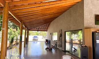 Imagem 2: Vende-se chácara ampla, com casa, piscina e área de festas em UMUARAMA - PR