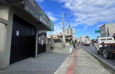 Imagem 2: Locação de Sala Comercial Estilo Galpão com Pé Direito Alto e Ótima Localização