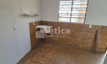 Imagem 5: Casa Comercial no Centro de Itajaí. Espaço, Conforto e Localização