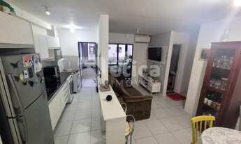 Imagem 3: Apartamento Mobiliado com 02 Dormitórios e Sacada com Churrasqueira a Carvão em Condomínio