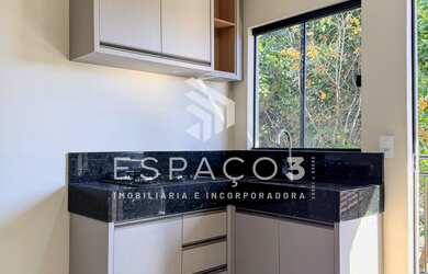 Imagem 5: Apartamento com cozinha planejada, sem taxa de condomínio. No bairro São Cristóvão em Medi