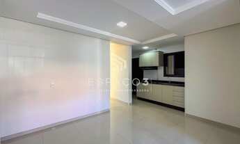 Imagem 4: Apartamento no centro com cozinha planejada e vaga de estacionamento