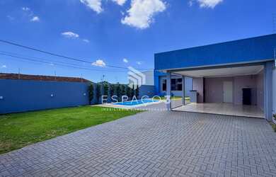 Imagem 3: Belíssima casa com piscina para locação no Bairro Recreio Paraíso