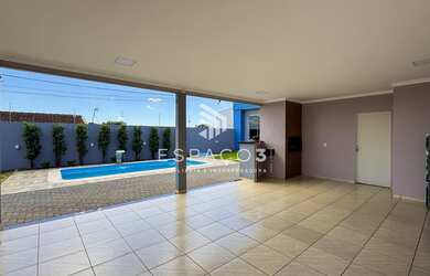 Imagem 7: Belíssima casa com piscina para locação no Bairro Recreio Paraíso