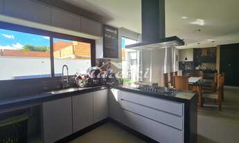 Imagem 6: Casa de esquina a venda no Condomínio Leonardo da Vinci, 1 quarto e 2 suítes, em Foz do Ig