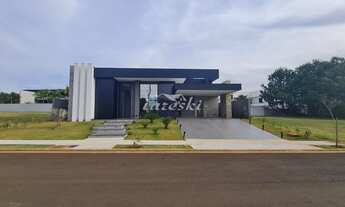 Imagem 3: Casa de Alto Padrão com 4 Suítes sendo 1 Master, Condomínio Royal Falls Yacht em Foz