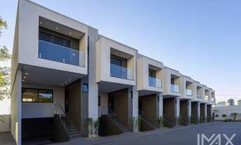 Imagem: Sobrados à Venda no Residencial Marseille