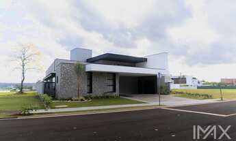 Imagem: Casa à Venda no Condomínio Royal Falls