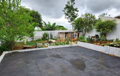 Imagem 4: Lindo Terreno com 682,50m no bairro Canadá com duas casas em alvenaria