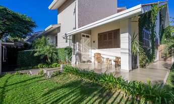 Imagem 4: Casa alto padrão no Jardim Nova York - 4 suítes Amplo jardim com pergolado churrasqueira