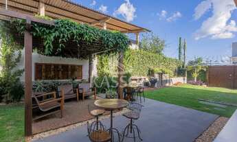 Imagem 6: Casa alto padrão no Jardim Nova York - 4 suítes Amplo jardim com pergolado churrasqueira