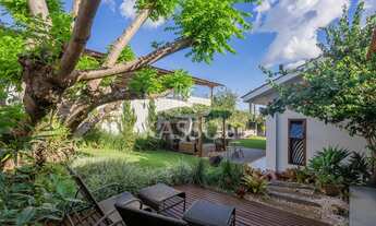 Imagem 3: Casa alto padrão no Jardim Nova York - 4 suítes Amplo jardim com pergolado churrasqueira