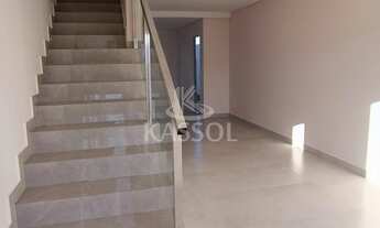 Imagem 3: SOBRADO à venda, 2 quartos, 1 suíte, sacada, sala, cozinha, Bwc, lavanderia e 2 vagas