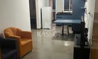 Imagem 4: Apartamento com 02 quartos, sacada com churrasqueira, sala e cozinha integrada e banheiro