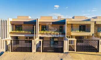 Imagem: Lindo sobrado no Tropical III com excelente