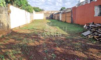 Imagem: Terreno à Venda em Excelente Localização