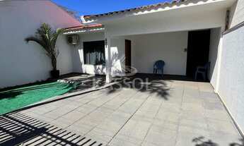 Imagem 1: Casa com 03 dormitórios e piscina - Canada- Cascavel, 02 vagas, sobra terreno