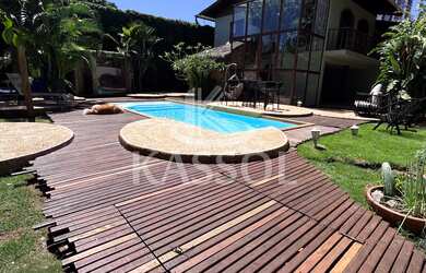 Imagem 2: Casa ampla e sofisticada, cercada por natureza no Centro de Cascavel