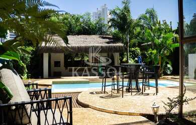 Imagem 3: Casa ampla e sofisticada, cercada por natureza no Centro de Cascavel