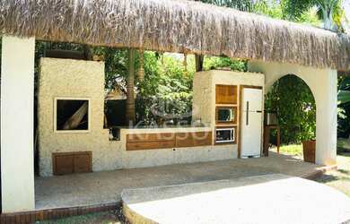 Imagem 7: Casa ampla e sofisticada, cercada por natureza no Centro de Cascavel