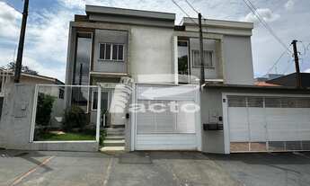 Imagem: SOBRADO COM 02 QUARTOS E 01 SUITE