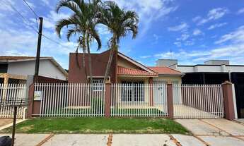 Imagem: Casa com 2 quartos, edícula, 2 vagas de