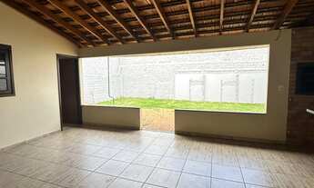 Imagem 6: Casa com 2 quartos, edícula, 2 vagas de garagem, sobra de terreno, energia solar