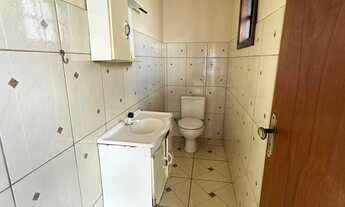 Imagem 7: Casa com 2 quartos, edícula, 2 vagas de garagem, sobra de terreno, energia solar