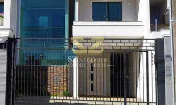 Imagem 1: SOBRADO COM 03 SUÍTES SENDO UMA MASTER À VENDA NO JARDIM IGUAÇU - FOZ DO IGUAÇU