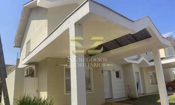 Imagem 2: SOBRADO À VENDA COM 1 SUÍTE E 2 QUARTOS - COND. VILLA EUROPA - JARDIM IGUAÇU, FOZ