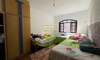 Imagem 5: CASA À VENDA COM 04 DORMITÓRIOS E PISCINA NO CENTRO DE FOZ DO IGUAÇU - PR