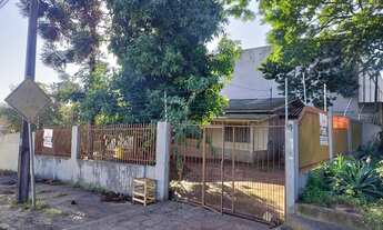 Imagem: CASA À VENDA COM 03 DORMITÓRIOS, JARDIM