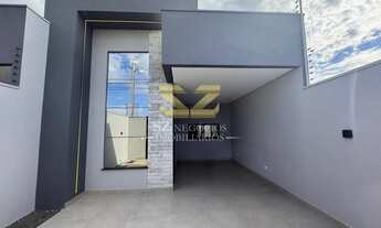 Imagem: CASA À VENDA COM 03 DORMITÓRIOS, JARDIM