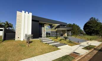 Imagem: CASA TÉRREA À VENDA, COM 4 SUÍTES, NO