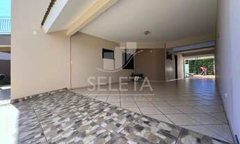 Imagem 2: AMPLO SOBRADO COM PISCINA E SOBRA DE TERRENO