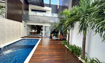 Imagem: Sobrado com piscina no Bairro Tropical II