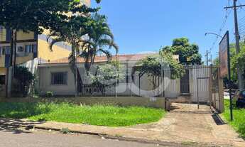 Imagem: Casa com piscina e sala comercial à venda