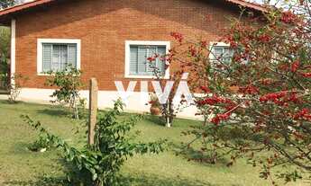 Imagem 2: Casa com 3 quartos, sendo uma suíte, 2 banheiros, ampla sala