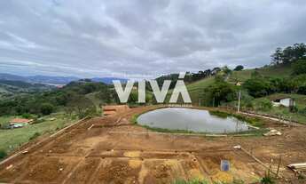 Imagem: Área de 5.000 m com tanque de peixe na