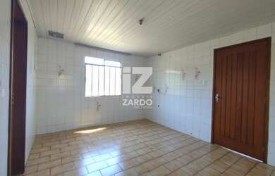 Imagem 3: CASA PARTE SUPERIOR, BAIRRO DER, CONTENDO 03 QUARTOS E VAGA DE GARAGEM