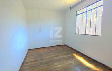 Imagem 6: CASA PARTE SUPERIOR, BAIRRO DER, CONTENDO 03 QUARTOS E VAGA DE GARAGEM