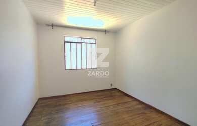 Imagem 7: CASA PARTE SUPERIOR, BAIRRO DER, CONTENDO 03 QUARTOS E VAGA DE GARAGEM