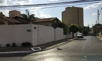 Imagem 2: Imóvel residencial/comercial de esquina com amplo terreno para venda no Bairro Jardim Das