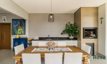 Imagem 7: Casa Térrea Porteira Fechada com 3 Quarto(s), sendo 2 Suítes e piscina, próximo ao Centro