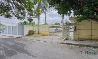 Imagem: Sobrado à Venda com 3 Suítes e Piscina