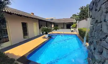 Imagem: Casa Térrea á Venda com 3 Quarto(s) sendo