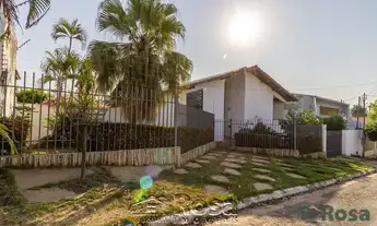 Imagem: Casa à Venda com 4 Quartos, sendo 3 Suítes