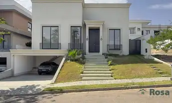 Imagem: Casa à venda fachada Neoclassica, com 4