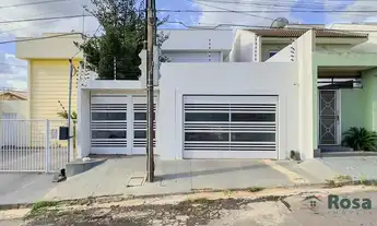 Imagem 1: Sobrado Residencial à Venda com 3 quarto(s) sendo 1 Suíte, no Bairro Santa Rosa, próximo a