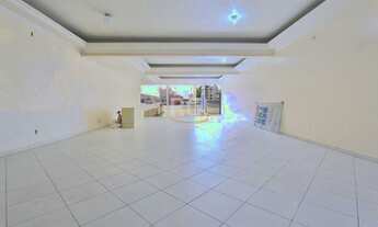 Imagem: Loja à venda no bairro Glória - Porto